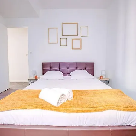 Famille Au Coeur De Apartamento